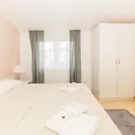 Apartment Micic By Belmont Realty *