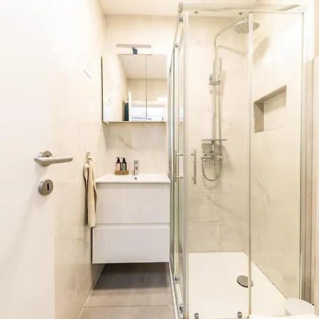 Micic By Belmont Realty 公寓 *