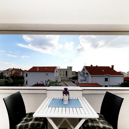 Micic By Belmont Realty 公寓 *