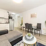 Micic By Belmont Realty 扎达尔
