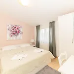 Lägenhet Micic Zadar