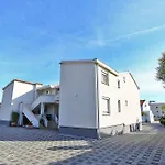 Micic By Belmont Realty 扎达尔